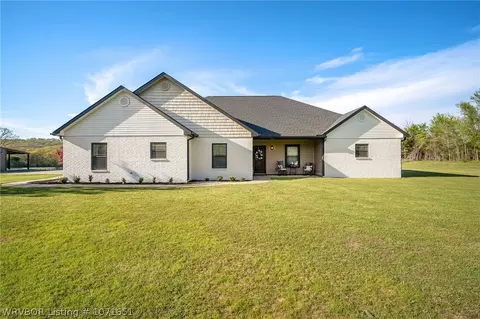 909 Cherokee Rd, Muldrow, OK 74948