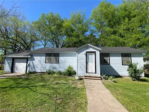 Exterior - 204 Choctaw St, Hackett, AR 72937 photo 14 of 14
