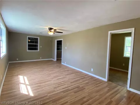 Living - 204 Choctaw St, Hackett, AR 72937 photo 2 of 3