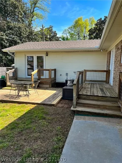 Exterior - 1011 N 3rd St, Paris, AR 72855 photo 4 of 7