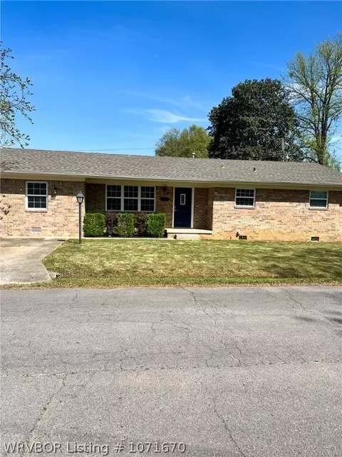 Exterior - 1011 N 3rd St, Paris, AR 72855 photo 2 of 7