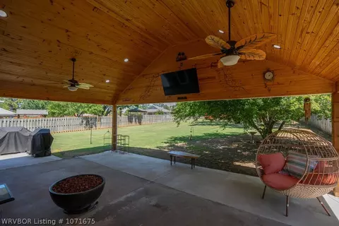 Exterior - 6805 Blackjack Dr, Fort Smith, AR 72916 photo 5 of 24