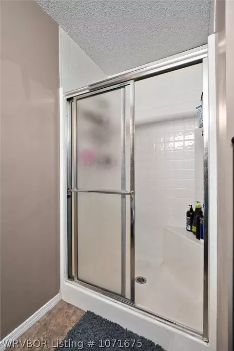 Bath - 6805 Blackjack Dr, Fort Smith, AR 72916 photo 2 of 3