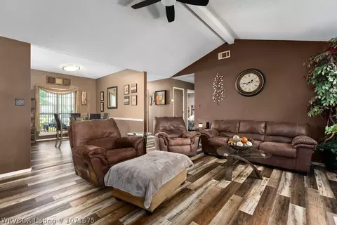Living - 6805 Blackjack Dr, Fort Smith, AR 72916 photo 2 of 3