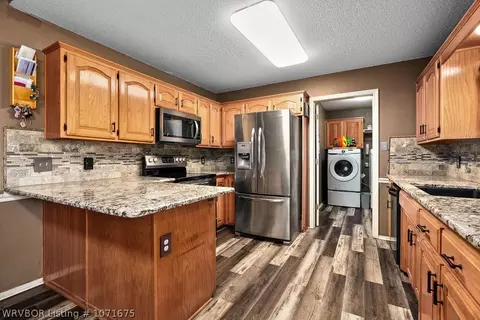 Kitchen - 6805 Blackjack Dr, Fort Smith, AR 72916 photo 1 of 2