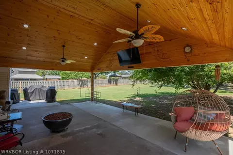 Exterior - 6805 Blackjack Dr, Fort Smith, AR 72916 photo 6 of 24