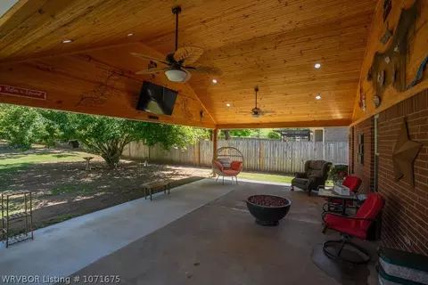 Exterior - 6805 Blackjack Dr, Fort Smith, AR 72916 photo 3 of 24