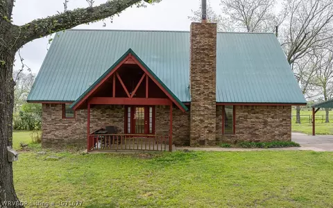 1440 Badger Lee Rd, Sallisaw, OK 74955