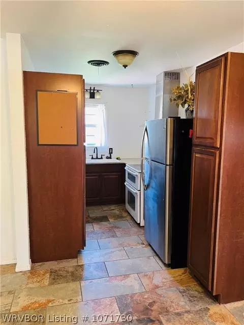 Kitchen - 1101 B St, Barling, AR 72923 photo 1 of 2