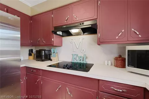 Kitchen - 1709 Burnham Rd, Fort Smith, AR 72903 photo 4 of 5