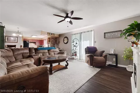 Living - 1709 Burnham Rd, Fort Smith, AR 72903 photo 3 of 5