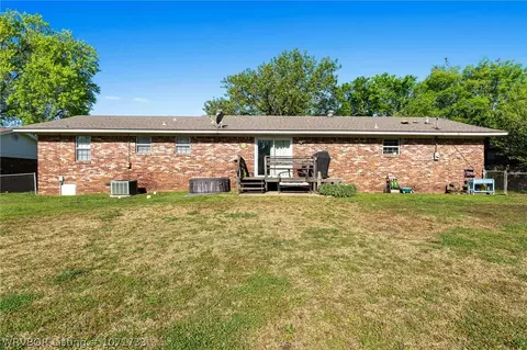 Exterior - 1709 Burnham Rd, Fort Smith, AR 72903 photo 6 of 7