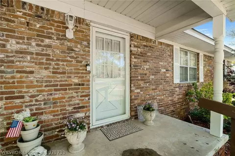 Exterior - 1709 Burnham Rd, Fort Smith, AR 72903 photo 4 of 7