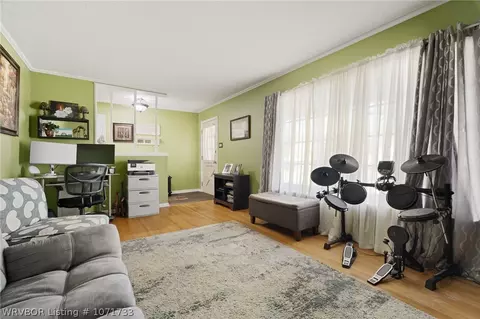 Living - 1709 Burnham Rd, Fort Smith, AR 72903 photo 1 of 5