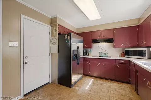 Kitchen - 1709 Burnham Rd, Fort Smith, AR 72903 photo 3 of 5
