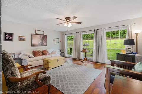 Living - 2801 Glen Flora, Fort Smith, AR 72908 photo 2 of 3
