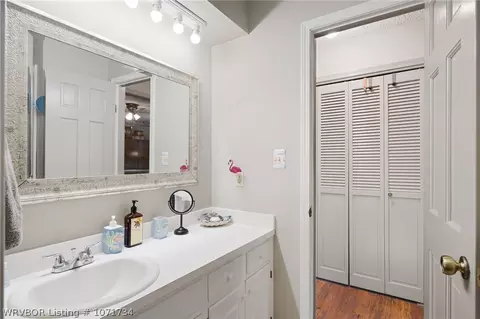Bath - 2801 Glen Flora, Fort Smith, AR 72908 photo 6 of 6