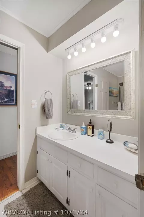Bath - 2801 Glen Flora, Fort Smith, AR 72908 photo 5 of 6