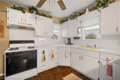 Kitchen - 5408 Park Ave, Fort Smith, AR 72903 photo 1 of 4