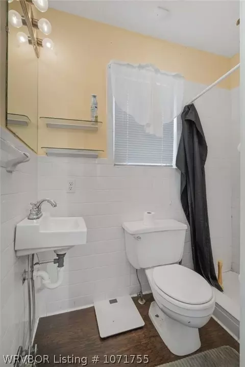 Bath - 5408 Park Ave, Fort Smith, AR 72903 photo 1 of 4