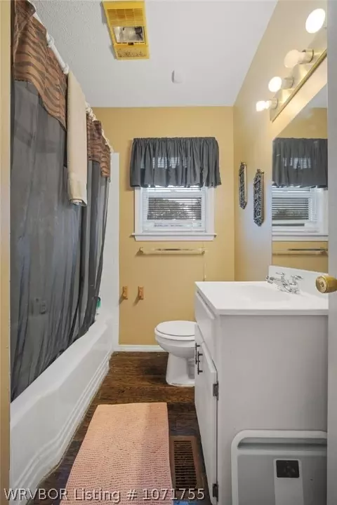 Bath - 5408 Park Ave, Fort Smith, AR 72903 photo 3 of 4