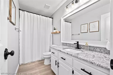 Bath - 7001 Crossover Cir, Fort Smith, AR 72916 photo 1 of 4