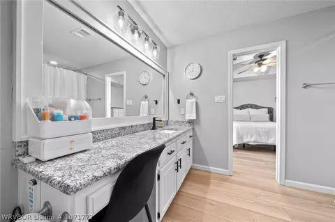 Bath - 7001 Crossover Cir, Fort Smith, AR 72916 photo 4 of 4
