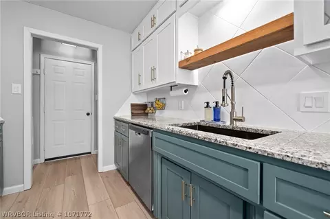 Kitchen - 7001 Crossover Cir, Fort Smith, AR 72916 photo 3 of 4