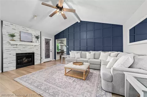Living - 7001 Crossover Cir, Fort Smith, AR 72916 photo 4 of 4