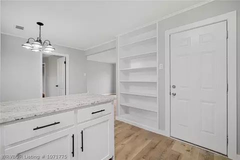 Bath - 3805 Ridgeway Dr, Fort Smith, AR 72904 photo 3 of 3