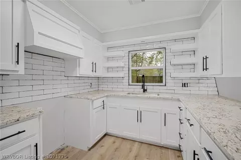 Kitchen - 3805 Ridgeway Dr, Fort Smith, AR 72904 photo 5 of 5