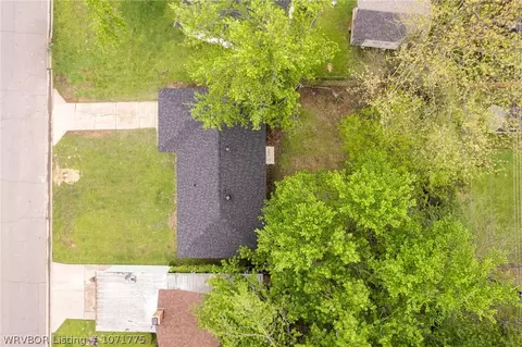 Exterior - 3805 Ridgeway Dr, Fort Smith, AR 72904 photo 9 of 10