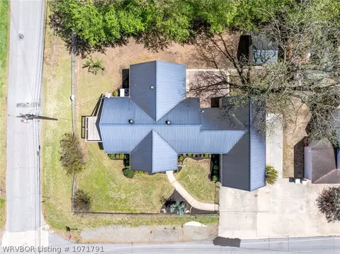 Exterior - 108 1st St, Ozark, AR 72949 photo 5 of 14