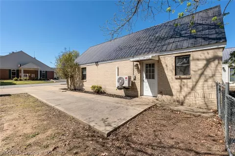 Exterior - 108 1st St, Ozark, AR 72949 photo 13 of 14