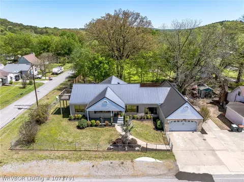 Exterior - 108 1st St, Ozark, AR 72949 photo 4 of 14
