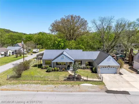 Exterior - 108 1st St, Ozark, AR 72949 photo 6 of 14
