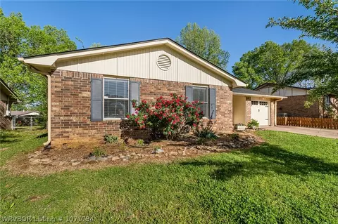 Exterior - 1508 14th Cir, Barling, AR 72923 photo 9 of 10