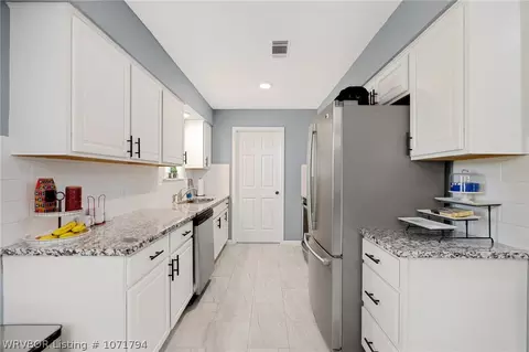 Kitchen - 1508 14th Cir, Barling, AR 72923 photo 1 of 4