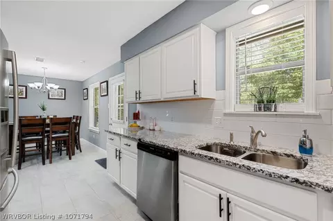 Kitchen - 1508 14th Cir, Barling, AR 72923 photo 3 of 4