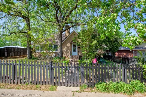 2001 S P St, Fort Smith, AR 72901