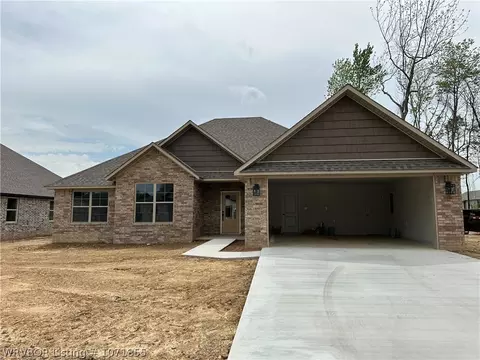 8310 Mclaren Dr, Fort Smith, AR 72916