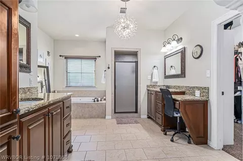 Bath - 11600 Maple Park Dr, Fort Smith, AR 72916 photo 1 of 7