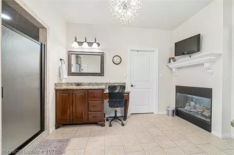 Bath - 11600 Maple Park Dr, Fort Smith, AR 72916 photo 2 of 7