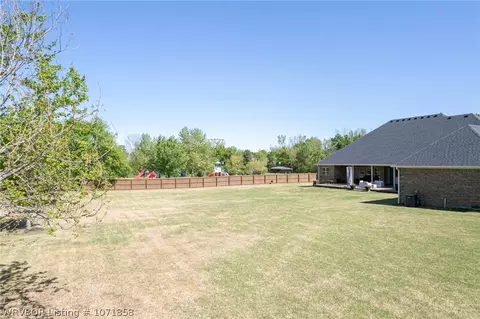 Exterior - 11600 Maple Park Dr, Fort Smith, AR 72916 photo 7 of 8