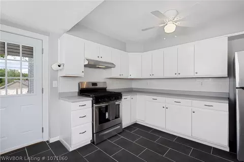 Kitchen - 2125 S S St, Fort Smith, AR 72901 photo 3 of 3
