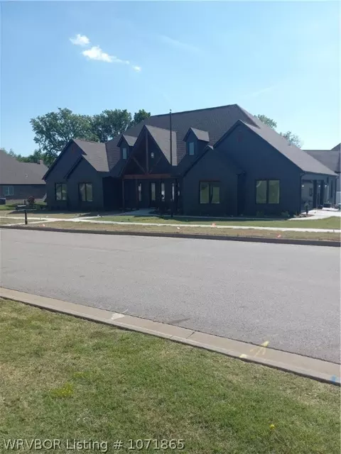 9305 Shirecrest Dr, Fort Smith, AR 72916