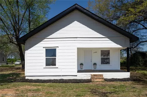 Exterior - 27906 Highway 22, Charleston, AR 72933 photo 2 of 5