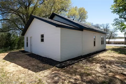 Exterior - 27906 Highway 22, Charleston, AR 72933 photo 4 of 5