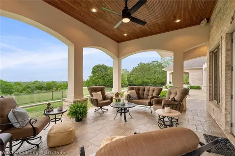 Exterior - 4107 Spring Mountain Dr, Fort Smith, AR 72916 photo 7 of 9