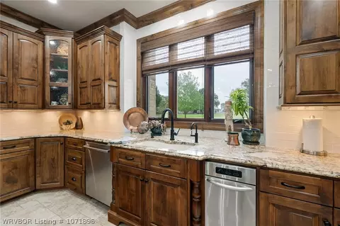 Kitchen - 4107 Spring Mountain Dr, Fort Smith, AR 72916 photo 5 of 8